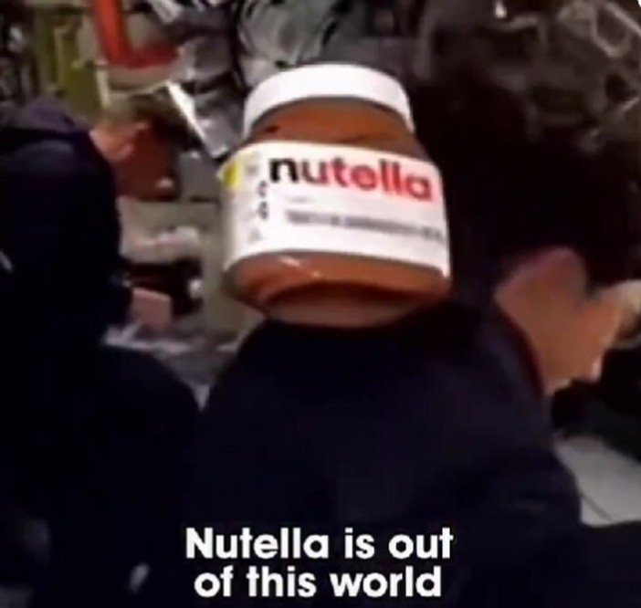 Da Alba allo spazio, la Nutella a bordo della capsula Orion: virale il video dell'iconico barattolo che fluttua tra gli astronauti