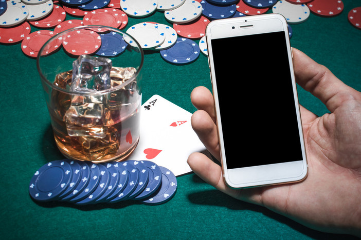 Il prezzo del divertimento, nel Cuneese si è speso più di 1 miliardo di euro per il gioco: poker on line, burraco e puzzle il settore dove si tenta di più la fortuna