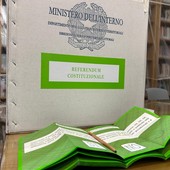 Farinél/ E pensare che paghiamo (lautamente) i politici proprio per non dover votare referendum come questo