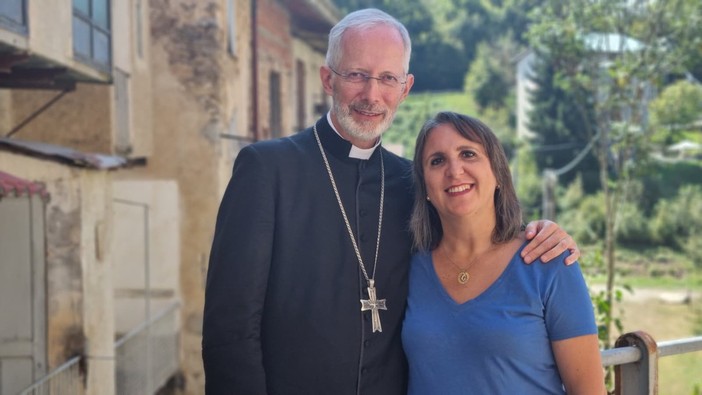 In foto monsignor Guido Marini con Silvia Gullino, curatrice della rubrica In foto monsignor Guido Marini con Silvia Gullino, curatrice della rubrica
