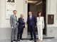 Il segretario generale di Confcommercio Marco Barbieri stringe la mano al presidente ACA Giuliano Viglione, tra il direttore ACA Fabrizio Pace e il vice direttore Silvia Anselmo, all’ingresso del Palazzo ACA Il segretario generale di Confcommercio Marco Barbieri stringe la mano al presidente ACA Giuliano Viglione, tra il direttore ACA Fabrizio Pace e il vice direttore Silvia Anselmo, all’ingresso del Palazzo ACA