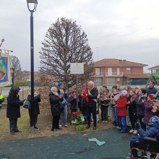L'intitolazione del giardino alla memoria delle due vittime dell'Olocausto L'intitolazione del giardino alla memoria delle due vittime dell'Olocausto