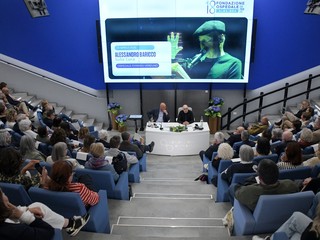 Alessandro Baricco all'auditorium dell'ospedale di Verduno