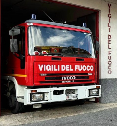 Garessio: con l’auto travolge una fontana e si schianta contro un pilastro in cemento Garessio: con l’auto travolge una fontana e si schianta contro un pilastro in cemento