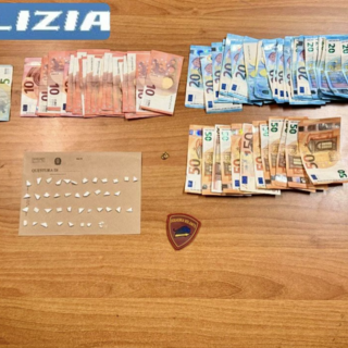 Cuneo, arrestato in via Carlo Boggio mentre cerca di disfarsi di 41 confezioni di cocaina: processato per direttissima Cuneo, arrestato in via Carlo Boggio mentre cerca di disfarsi di 41 confezioni di cocaina: processato per direttissima