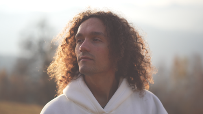 L'INTERVISTA / AndreA: nuovo nome per il musicista Andrea Giraudi che brilla con il singolo "Sogni"