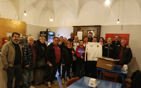 Carmagnola, il Motoclub CCMotorday dona 15 divise ai ragazzi di Angeli di Ninfa