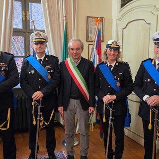 Polizia Locale di Bra, promossi due nuovi vicecommissari: sono Bruna Dalmasso e Carlo Barra Polizia Locale di Bra, promossi due nuovi vicecommissari: sono Bruna Dalmasso e Carlo Barra