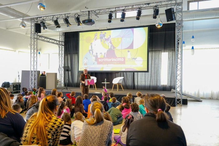 L'incontro con Alessandro Riccioni ieri, giovedì 13 novembre - Fotografia di vi2o L'incontro con Alessandro Riccioni ieri, giovedì 13 novembre - Fotografia di vi2o