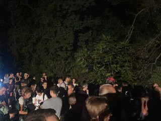 Alcuni momenti dell'emozionante serata dedicata alla passeggiata notturna nel bosco del Merlino a Caramagna, guidata dai cacciatori e animata dalla compagnia teatrale &quot;Le ragazze dell'Unitre&quot;