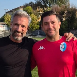Il nuovo allenatore, a destra, col presidente Maxim Pioggia