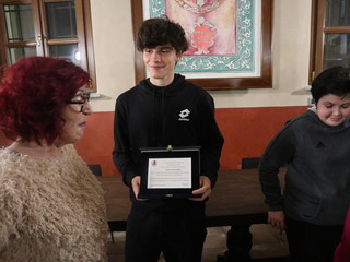 Alcuni momenti della cerimonia tenuta in municipio a Caramagna Alcuni momenti della cerimonia tenuta in municipio a Caramagna