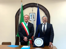 Il viceprefetto D'Angelo, a destra, riceve la cittadinanza onoraria di Roburent dal sindaco Negro Il viceprefetto D'Angelo, a destra, riceve la cittadinanza onoraria di Roburent dal sindaco Negro