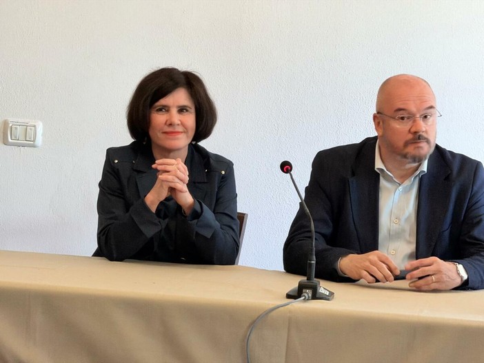 Enrico Borghi con la sindaca di Verduno Marta Giovannini Enrico Borghi con la sindaca di Verduno Marta Giovannini
