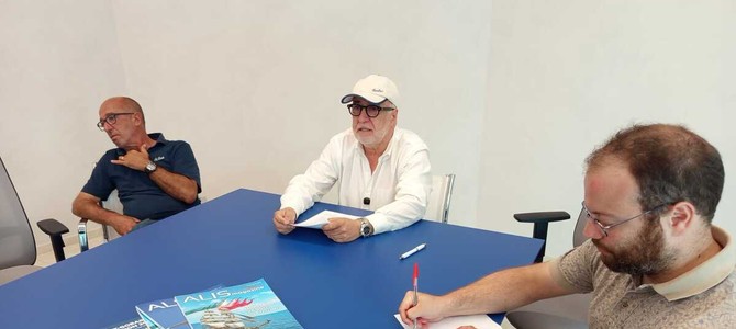 Il presidente Merlo durante l'incontro con la stampa tenuto oggi a Castelletto Stura Il presidente Merlo durante l'incontro con la stampa tenuto oggi a Castelletto Stura