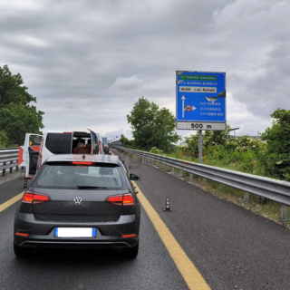 Due incidenti negli stessi minuti sulla tangenziale di Alba, in tilt il traffico in uscita dalla città