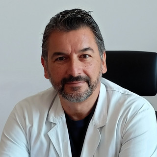 Il dottor Manuel Burdese, nuovo primario a Verduno dopo essere stato direttore della Struttura complessa di Nefrologia, dialisi e trapianto renale dell’Azienda Ospedaliera di Perugia