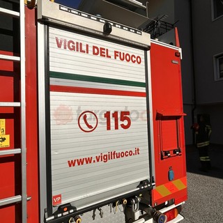Auto finisce fuori strada e si ribalta sulla Provinciale 27 a Paesana