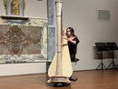 La giovane arpista turca Zeynep Duru Gulec: a lei è andato il primo premio nella Categoria B La giovane arpista turca Zeynep Duru Gulec: a lei è andato il primo premio nella Categoria B