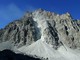 Il canalone e il cono detritico visti dal sentiero per il colle di Viso e il rifugio Quintino Sella: è visibile la polvere in sospensione dovuta ai continui distacchi di pietre ancora in corso (foto Arpa Piemonte) Il canalone e il cono detritico visti dal sentiero per il colle di Viso e il rifugio Quintino Sella: è visibile la polvere in sospensione dovuta ai continui distacchi di pietre ancora in corso (foto Arpa Piemonte)