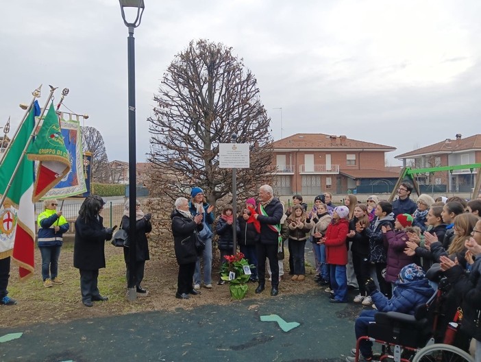 L'intitolazione del giardino alla memoria delle due vittime dell'Olocausto
