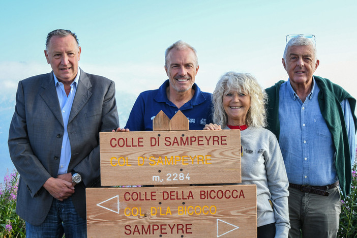 Ripristinato il palo con le indicazioni al colle di Sampeyre Ripristinato il palo con le indicazioni al colle di Sampeyre