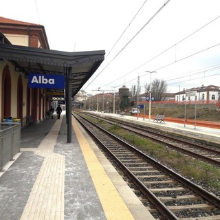 La stazione ferroviaria di Alba (archivio)