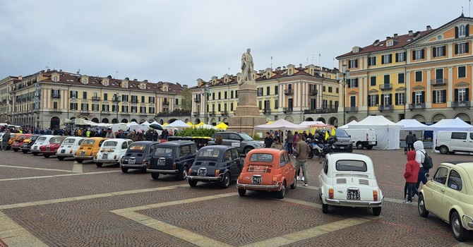Domenica a Cuneo torna l'appuntamento con il raduno delle 500