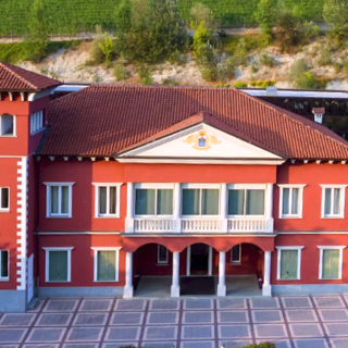 La sede Giordano Vini nella frazione Valle Talloria di Diano d'Alba