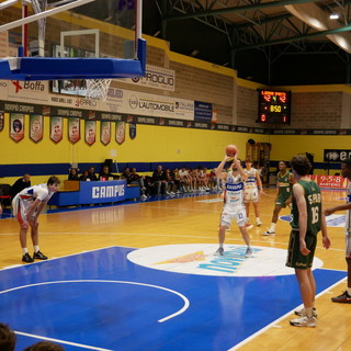 BASKET / La S. Bernardo Campus compie l'impresa: battuta la capolista CUS Torino 77-72 BASKET / La S. Bernardo Campus compie l'impresa: battuta la capolista CUS Torino 77-72