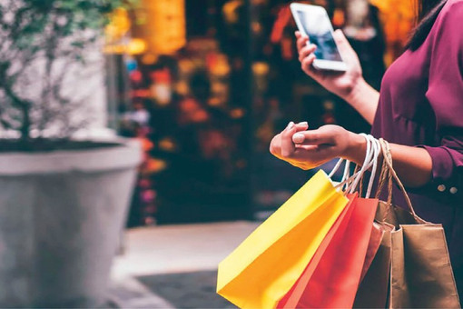 Bra: con l’avvio dei saldi due sabati di parcheggi blu gratuiti