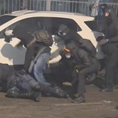 Un fotogramma del video girato da un giornalista di Torino Oggi