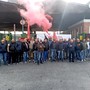 Un presidio davanti ai cancelli dello stabilimento di Racconigi