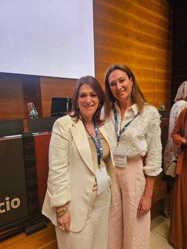 Chiara Paglieri insieme alla neo presidente di Terziario Donna Confcommercio Luciana Di Bisceglie Chiara Paglieri insieme alla neo presidente di Terziario Donna Confcommercio Luciana Di Bisceglie