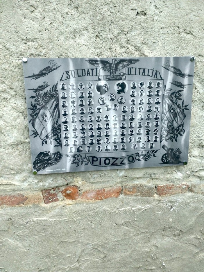 La targa affissa a Piozzo a cura dei Volontari per l'Arte