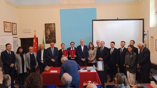 Sobrero (Lista Civica Cirio Presidente): “Una firma importante per un protocollo d’intesa che unisce Italia e Cina grazie a vino e tè" Sobrero (Lista Civica Cirio Presidente): “Una firma importante per un protocollo d’intesa che unisce Italia e Cina grazie a vino e tè"