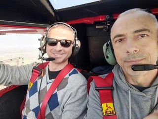 [Sul velivolo di Emiliano, a sinistra]