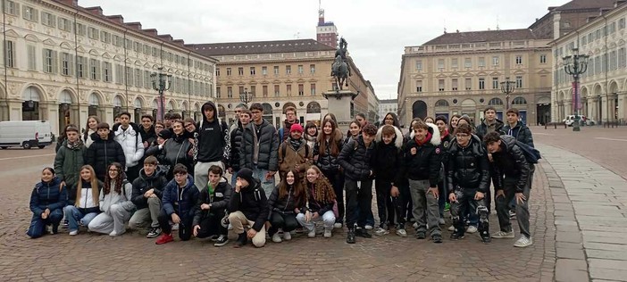 Dall'intelligenza artificiale alla Torino romana: gli studenti dell'Arimondi-Eula esplorano il capoluogo