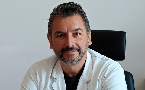 Il dottor Manuel Burdese, nuovo primario a Verduno dopo essere stato direttore della Struttura complessa di Nefrologia, dialisi e trapianto renale dell’Azienda Ospedaliera di Perugia