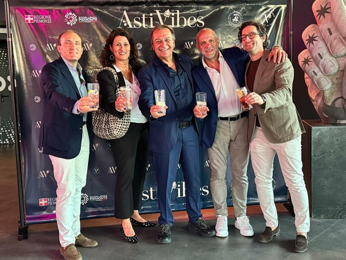 Arriva “Asti Vibes”, nuovo cocktail piemontese che unisce Asti Spumante Docg e Vermouth di Torino Igp Arriva “Asti Vibes”, nuovo cocktail piemontese che unisce Asti Spumante Docg e Vermouth di Torino Igp