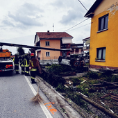 Le operazioni di recupero del mezzo incidentato