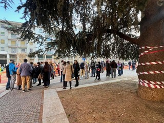 Il presidio in corso in piazza