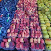 Frutta da mettere nel carrello in estate