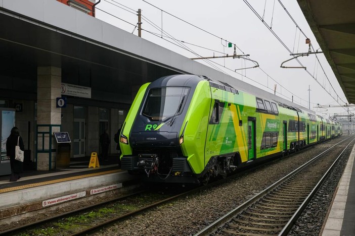 Due nuovi treni a doppio piano in Piemonte: continua il rinnovo della flotta regionale