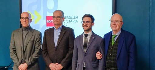 Da sinistra, il direttore di Apro Antonio Bosio, il presidente Fulvio Baratella, il sindaco di Alba Alberto Gatto e il presidente uscente Paolo Zoccola