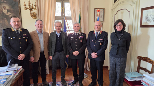 Questa mattina l'ufficiale è stato ricevuto in municipio dal sindaco Gianni Fogliato, dalla segretaria generale del Comune Monica Basso e dai vertici della Polizia Locale
