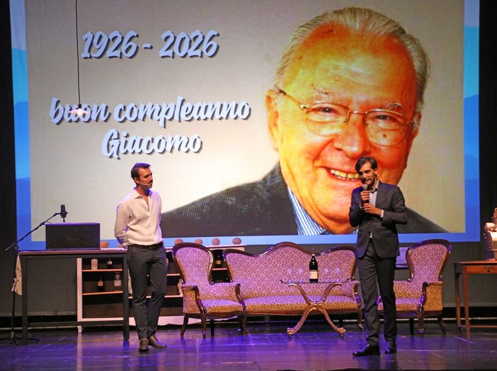 Sul palco Paolo Tibaldi e Pietro Viglino (foto Silvia Muratore - Bruno Murialdo) Sul palco Paolo Tibaldi e Pietro Viglino (foto Silvia Muratore - Bruno Murialdo)