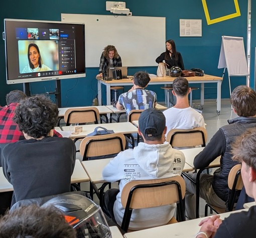 "La mafia si combatte con la cultura": Maria Luisa Impastato ne parla con gli studenti Apro d Alba