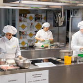 "Il territorio in tavola", dodici squadre di scuole alberghiere si sfidano ad Alba con Pera Madernassa, Robiola e Nocciola Piemonte [FOTO]