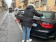 Cuneo, vandali in azione  in via Meucci: rotti i vetri  di una decina di auto in sosta [FOTO]